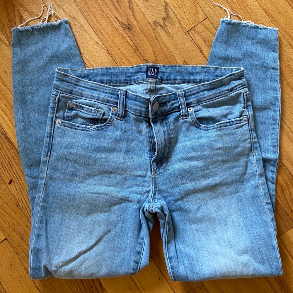 Gap light wash skinny jeans with raw hem